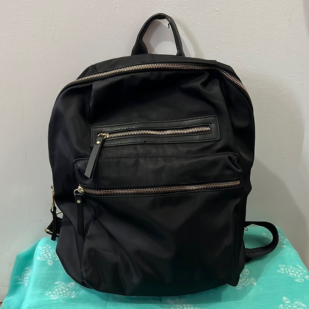 Steve Madden Back Pack In Excellent Conditions Except For The Handle On Top